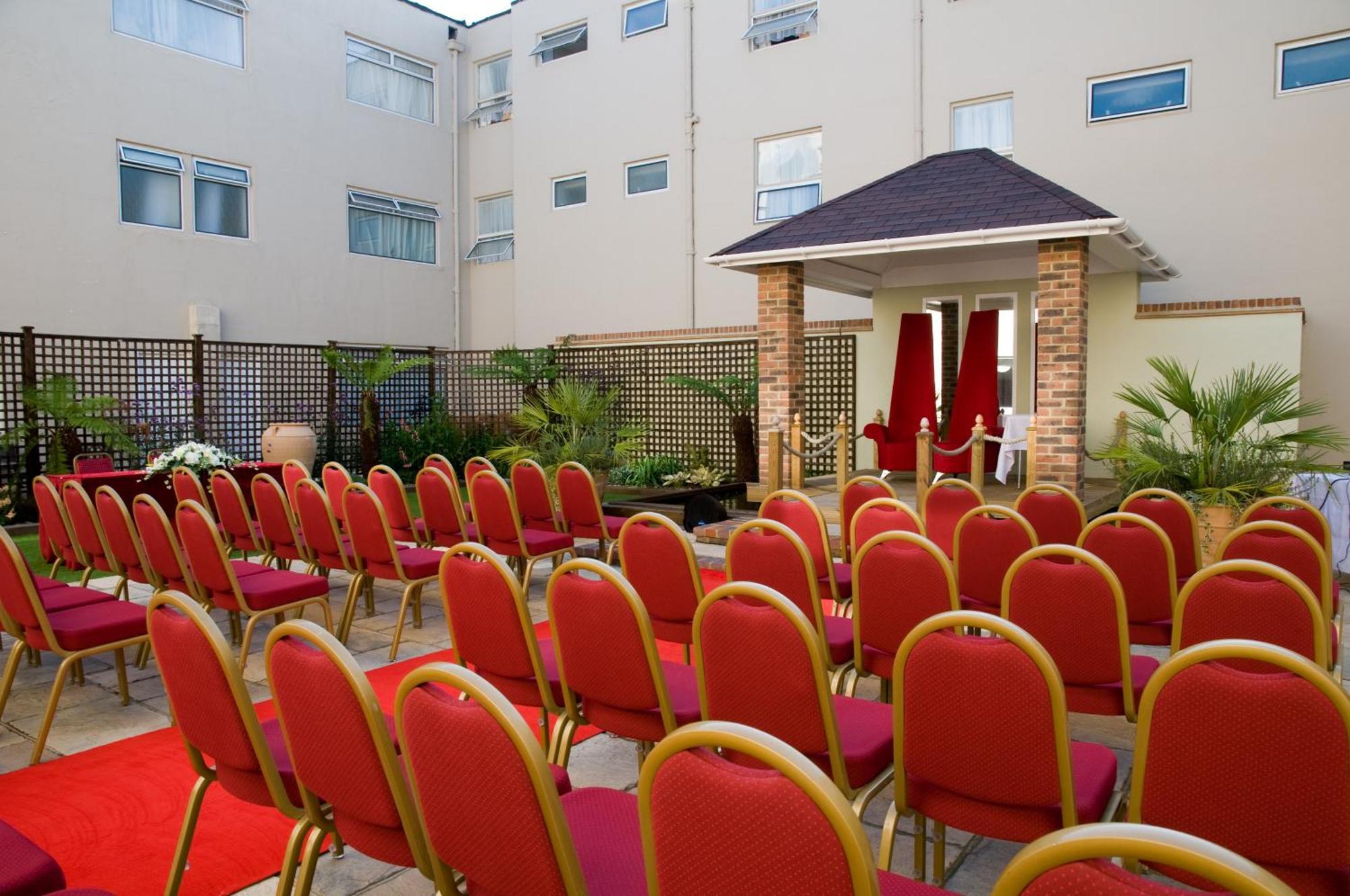 King Charles Hotel Gillingham  Eksteriør billede