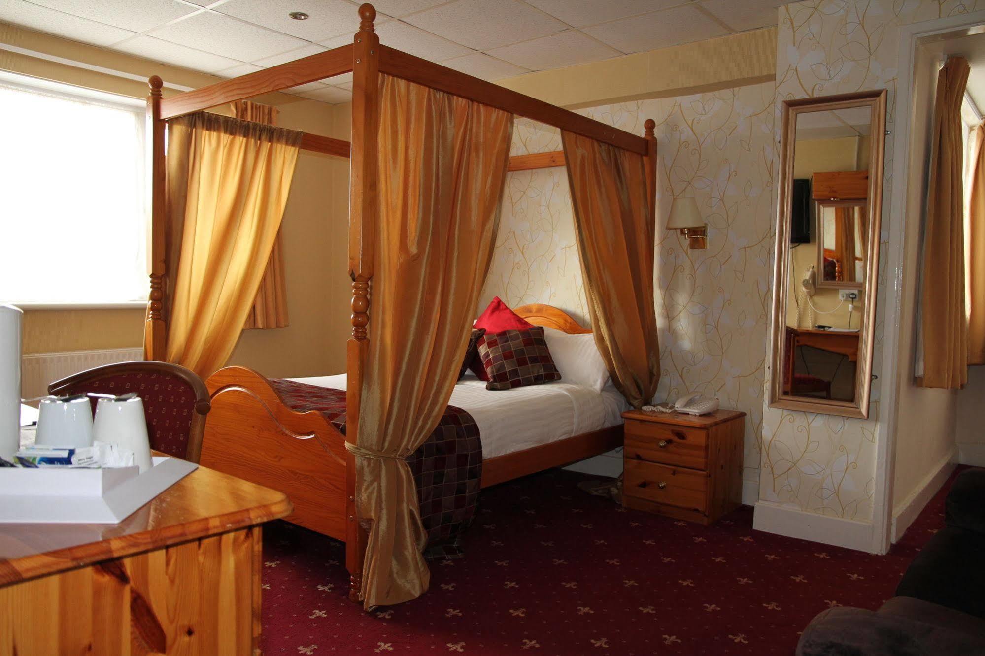 King Charles Hotel Gillingham  Eksteriør billede