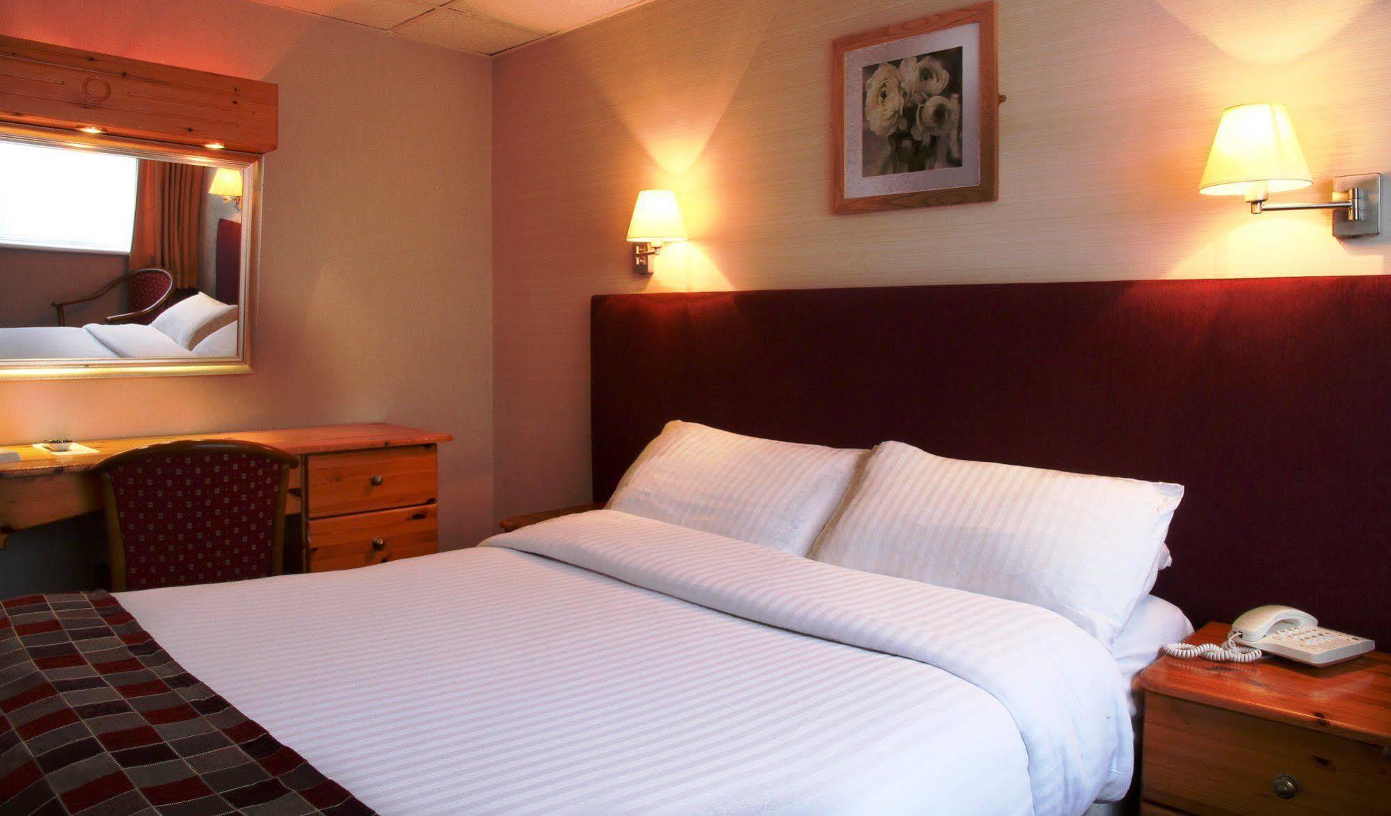 King Charles Hotel Gillingham  Eksteriør billede